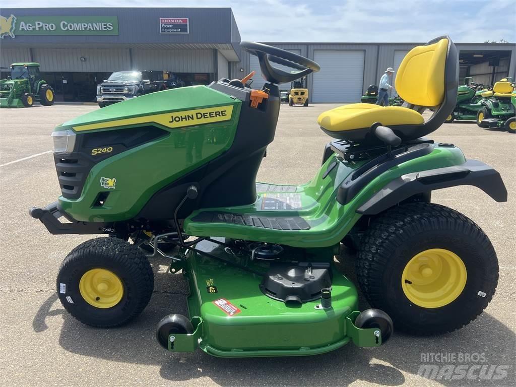 John Deere S240 Manjši traktorji