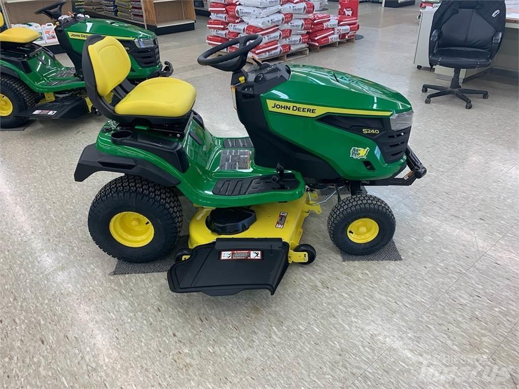 John Deere S240 Manjši traktorji