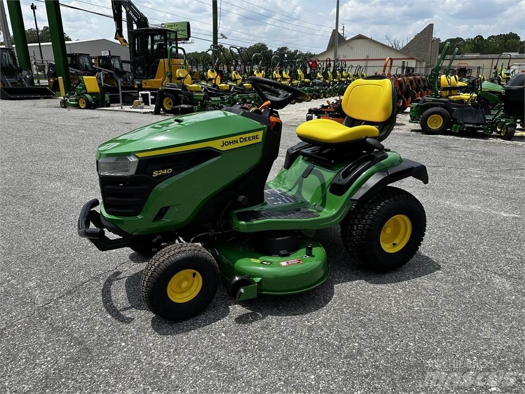 John Deere S240 Manjši traktorji