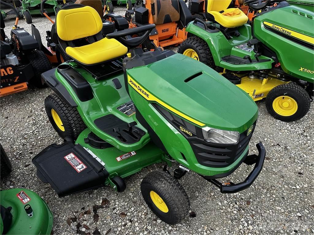John Deere S240 Manjši traktorji