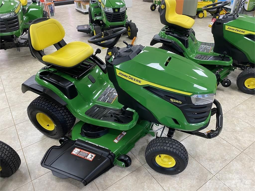 John Deere S240 Manjši traktorji