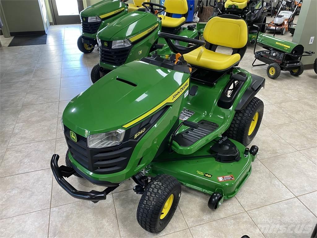 John Deere S240 Manjši traktorji