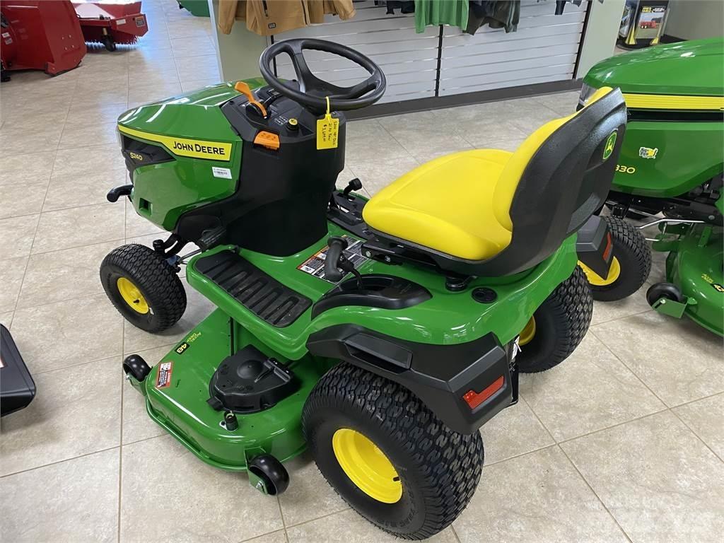 John Deere S240 Manjši traktorji