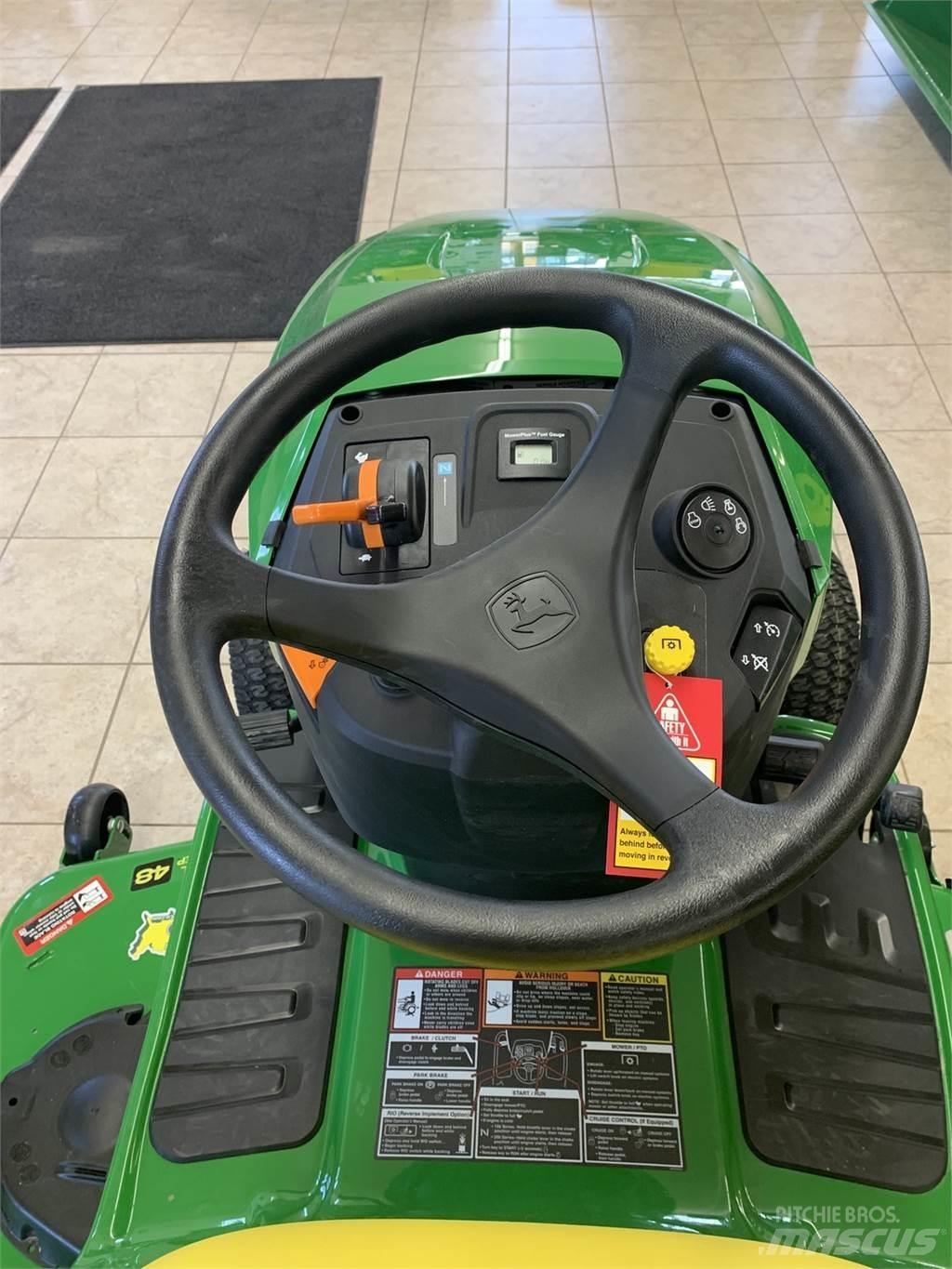 John Deere S240 Manjši traktorji