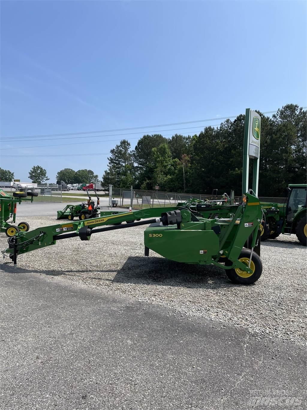 John Deere S300 Diskaste kosilnice