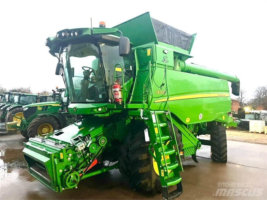 John Deere T670 Kombajni
