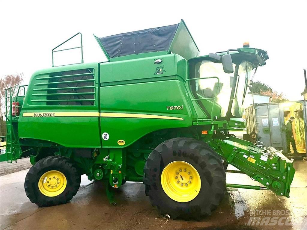 John Deere T670 Kombajni