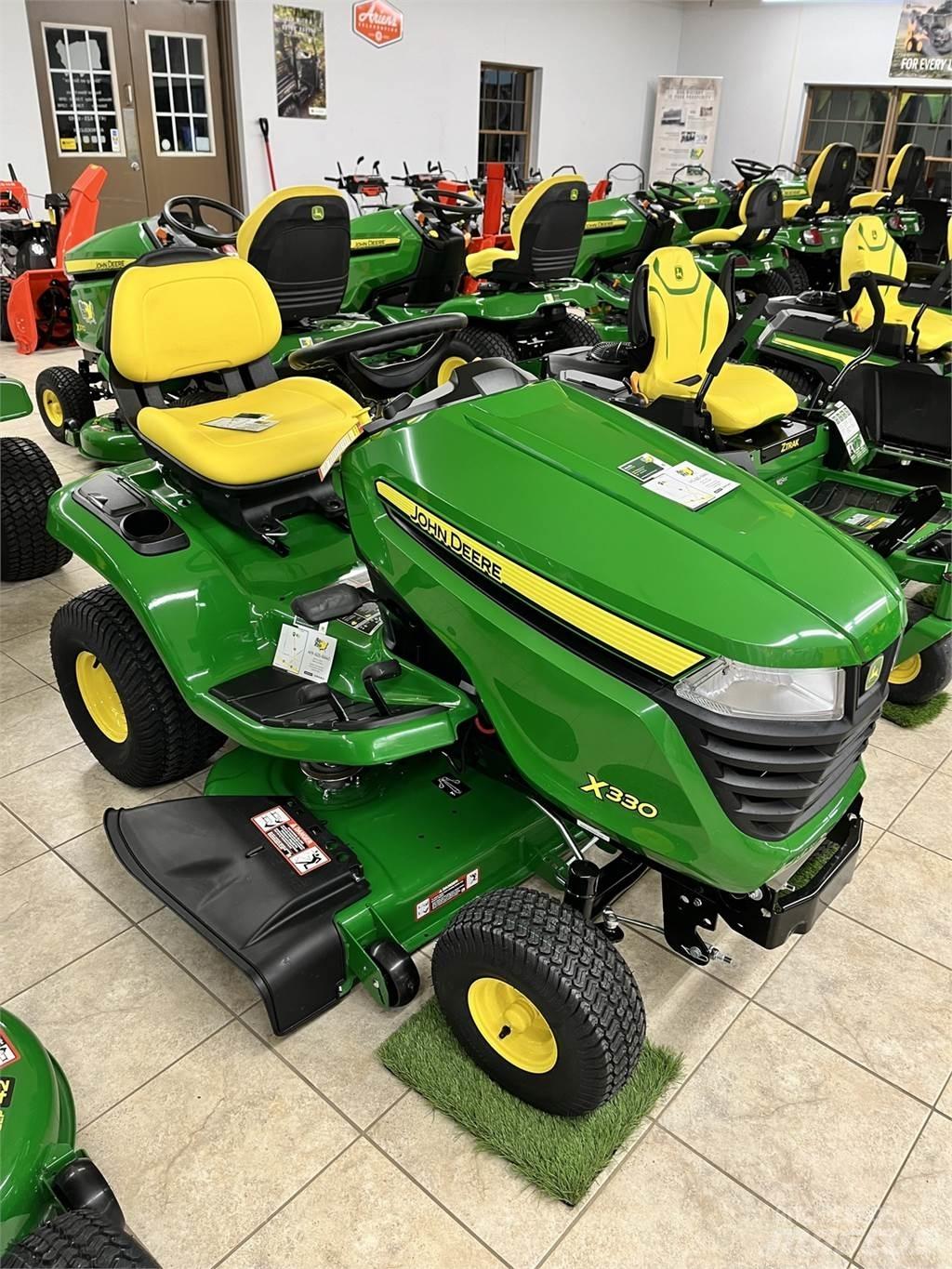 John Deere X330 Manjši traktorji