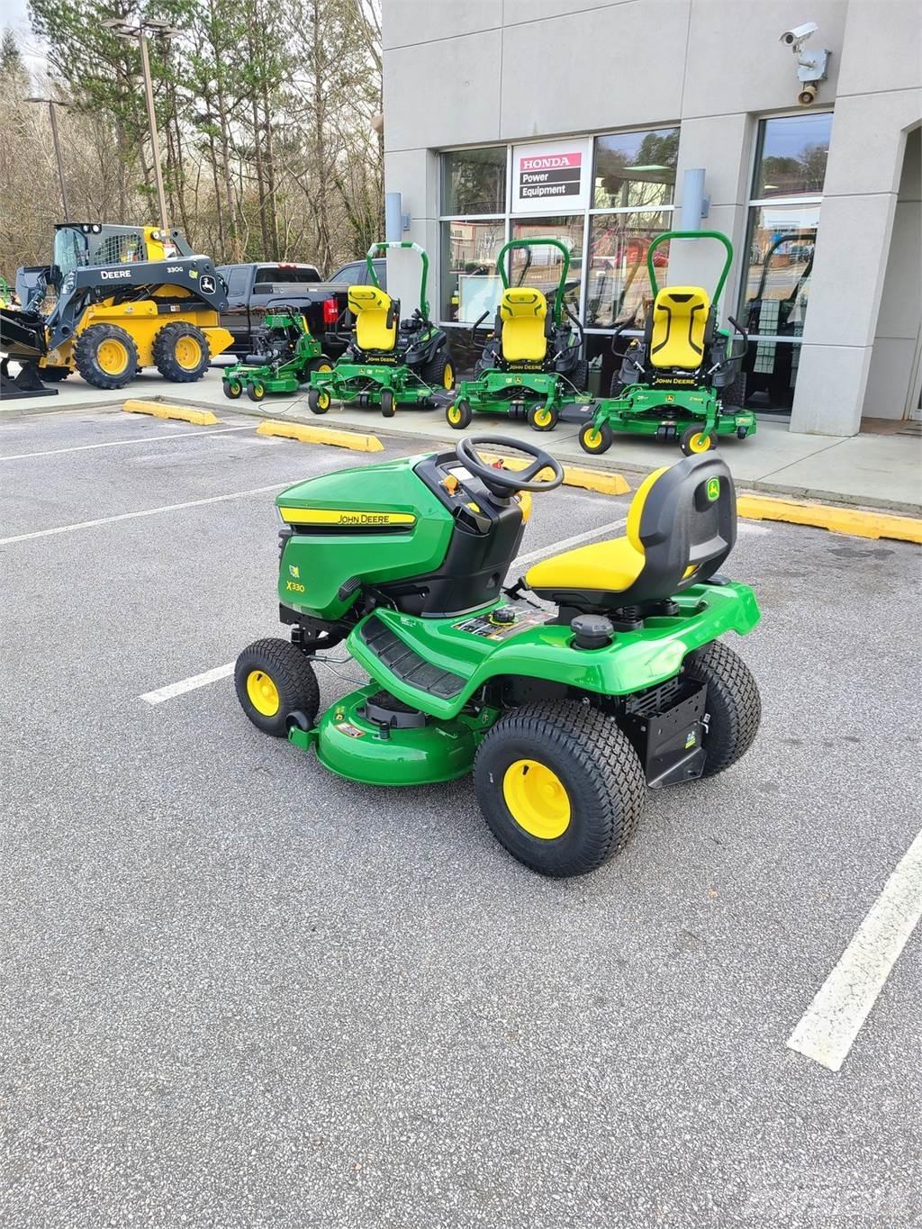 John Deere X330 Manjši traktorji