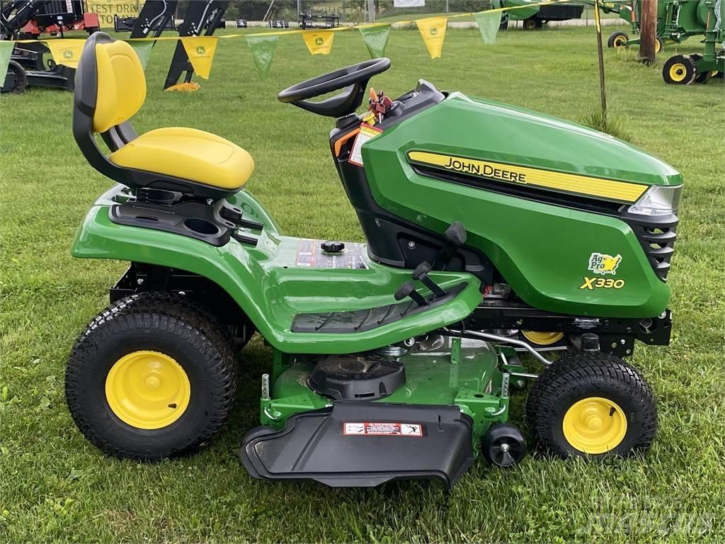 John Deere X330 Manjši traktorji