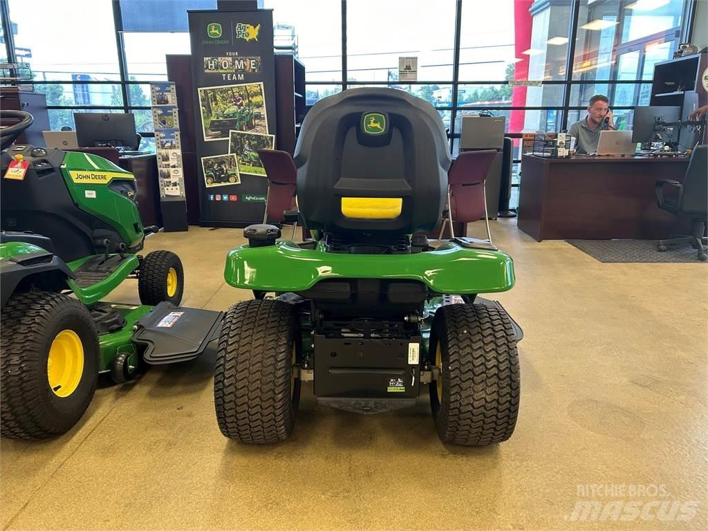 John Deere X330 Manjši traktorji