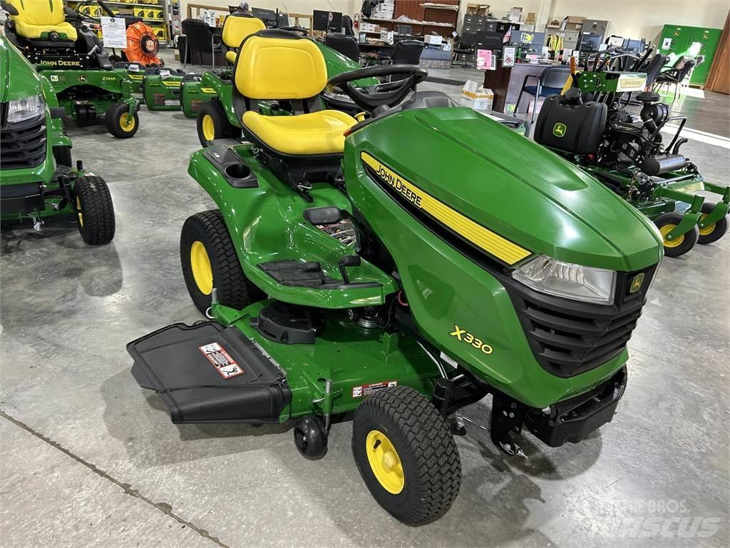 John Deere X330 Manjši traktorji