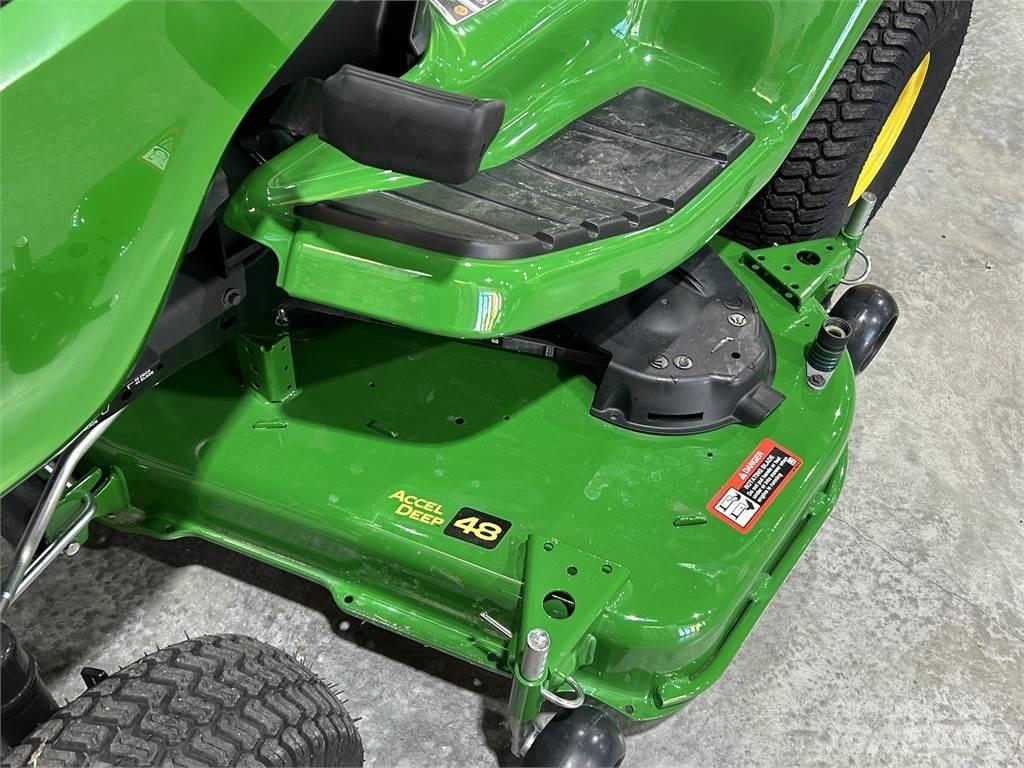 John Deere X330 Manjši traktorji