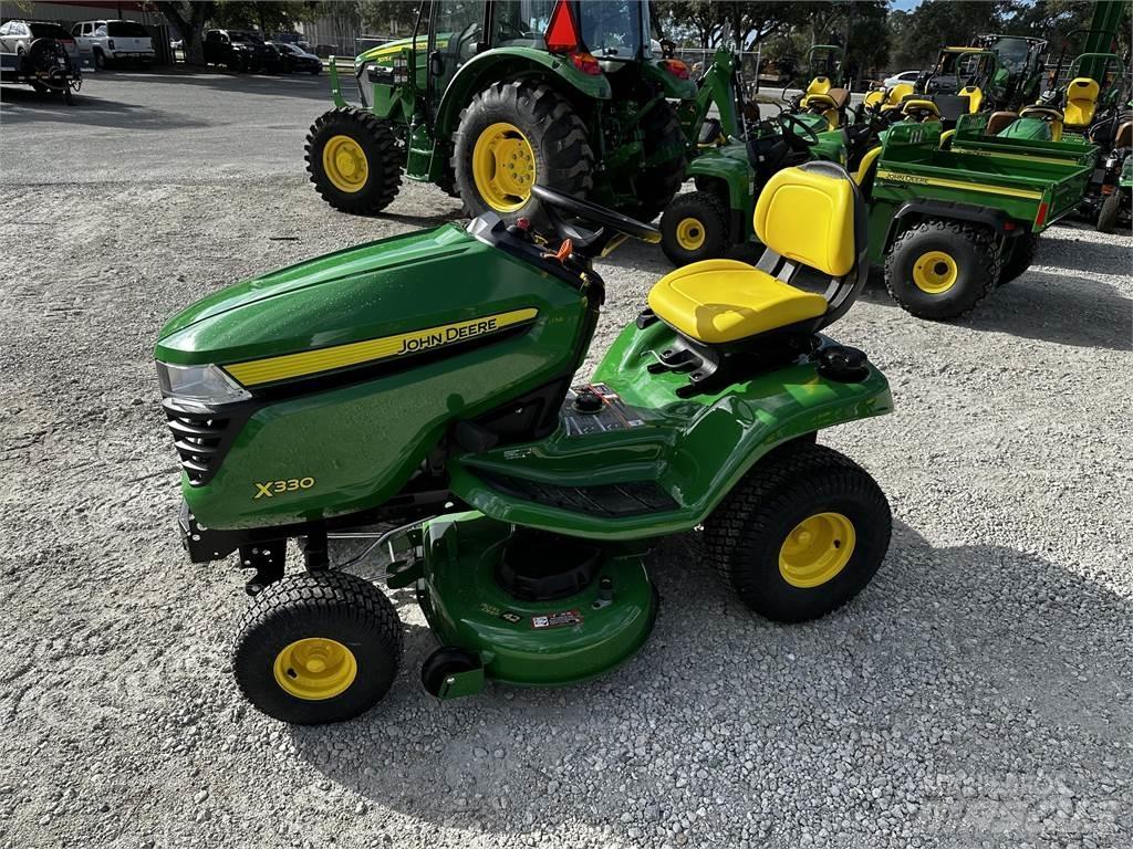 John Deere X330 Manjši traktorji