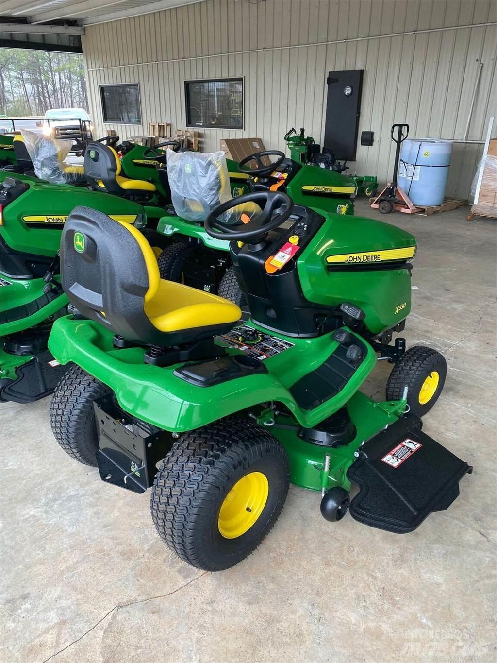 John Deere X330 Manjši traktorji
