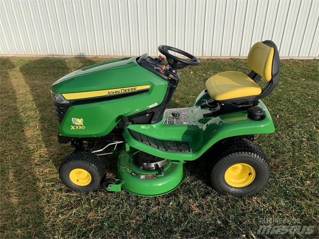 John Deere X330 Manjši traktorji