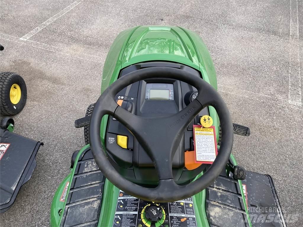 John Deere X330 Manjši traktorji