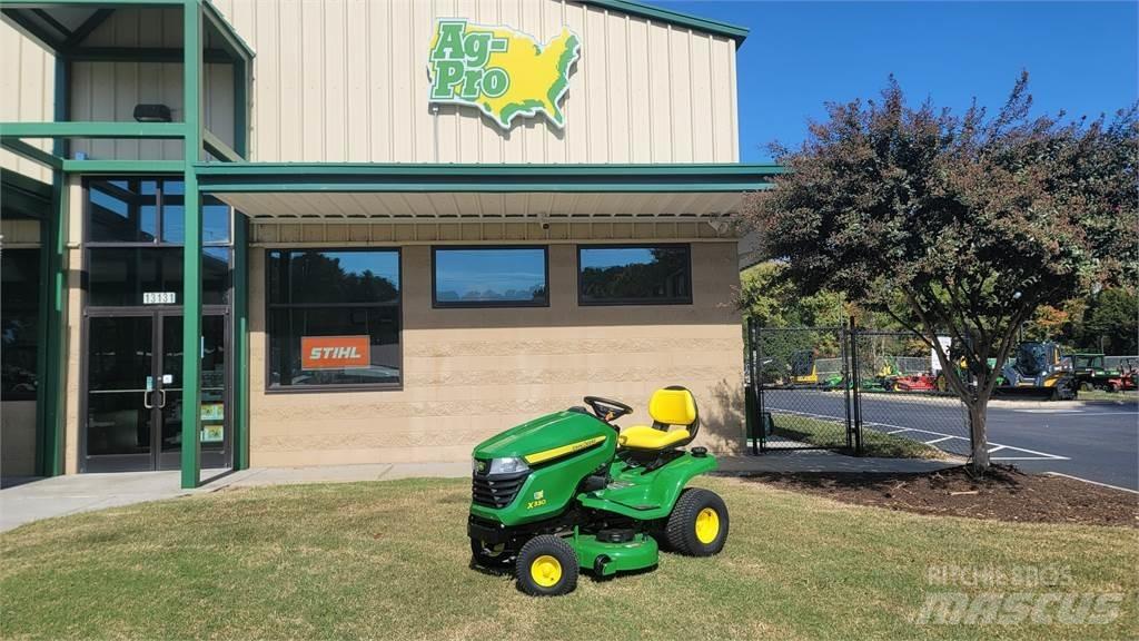 John Deere x330 Manjši traktorji