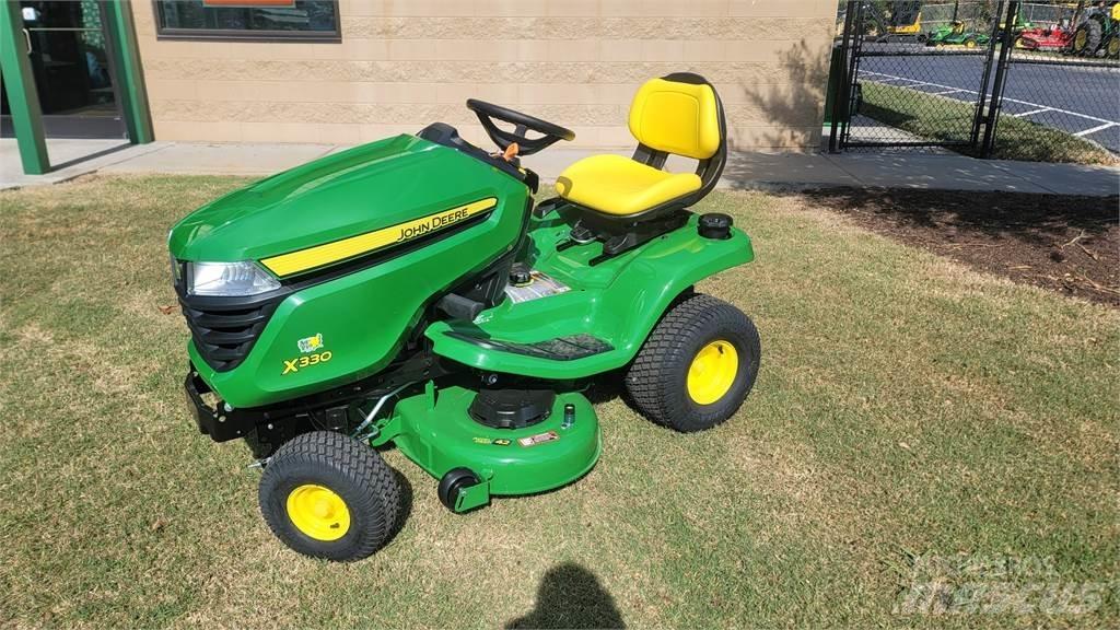 John Deere x330 Manjši traktorji