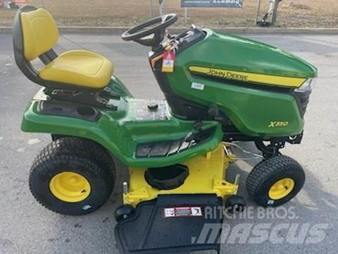 John Deere X350 Manjši traktorji