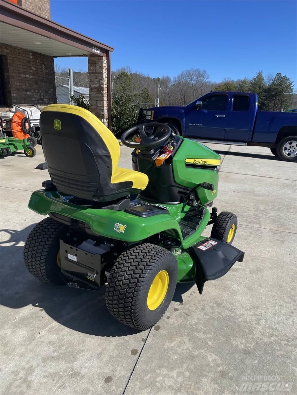 John Deere X370 Manjši traktorji