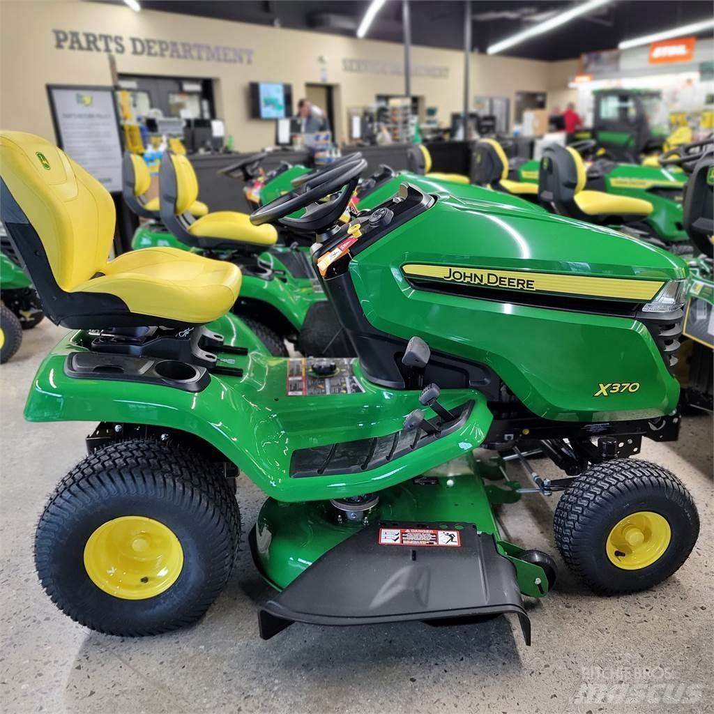 John Deere X370 Manjši traktorji