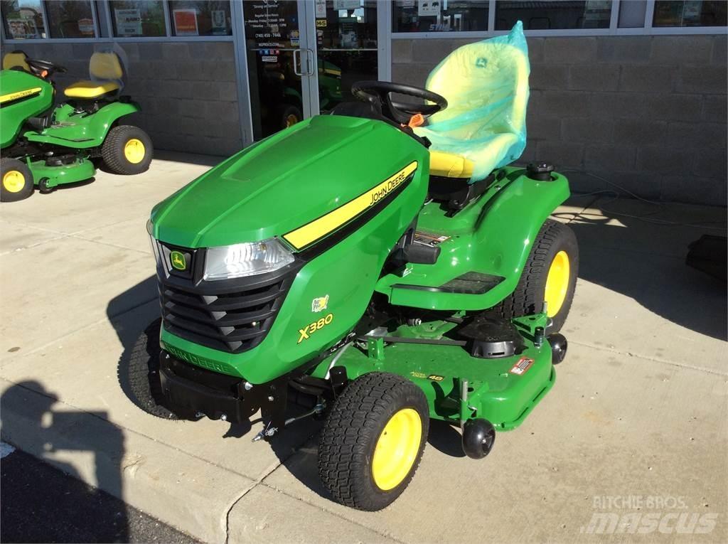 John Deere X380 Manjši traktorji