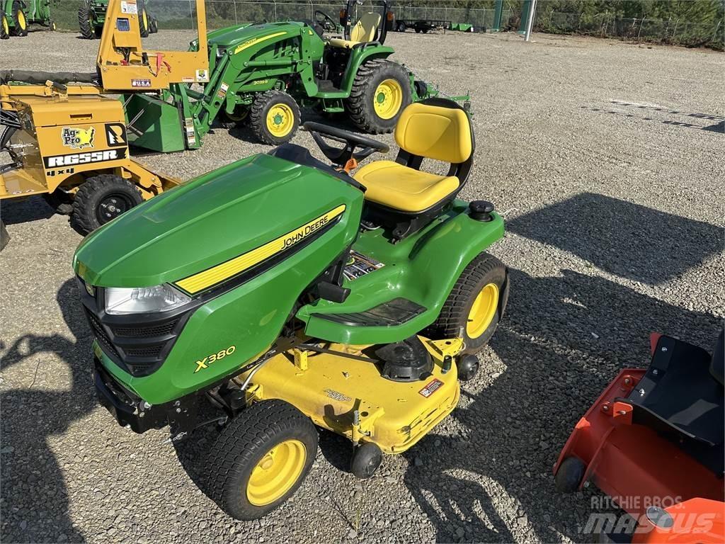 John Deere x380 Manjši traktorji