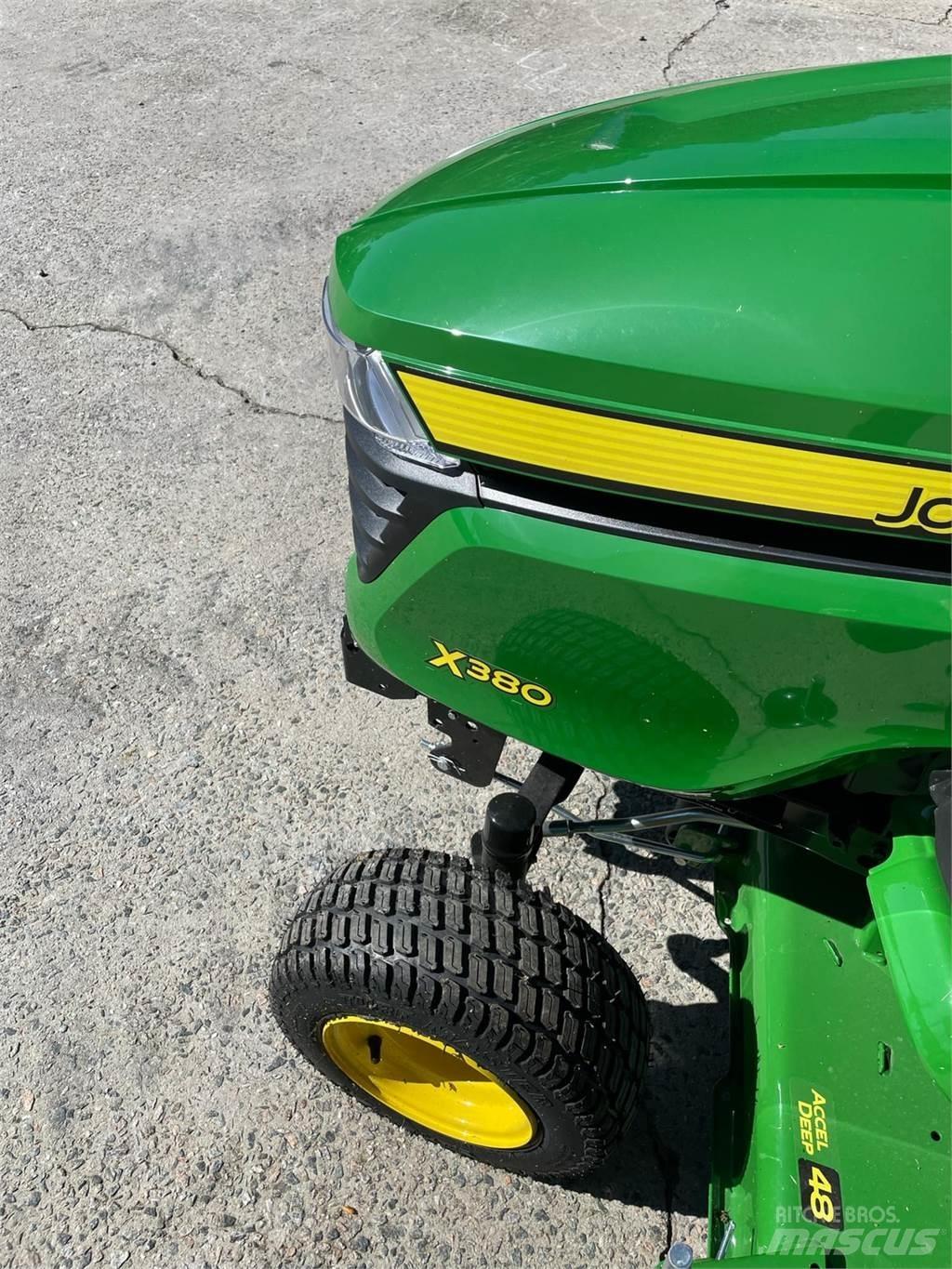 John Deere X380 Manjši traktorji