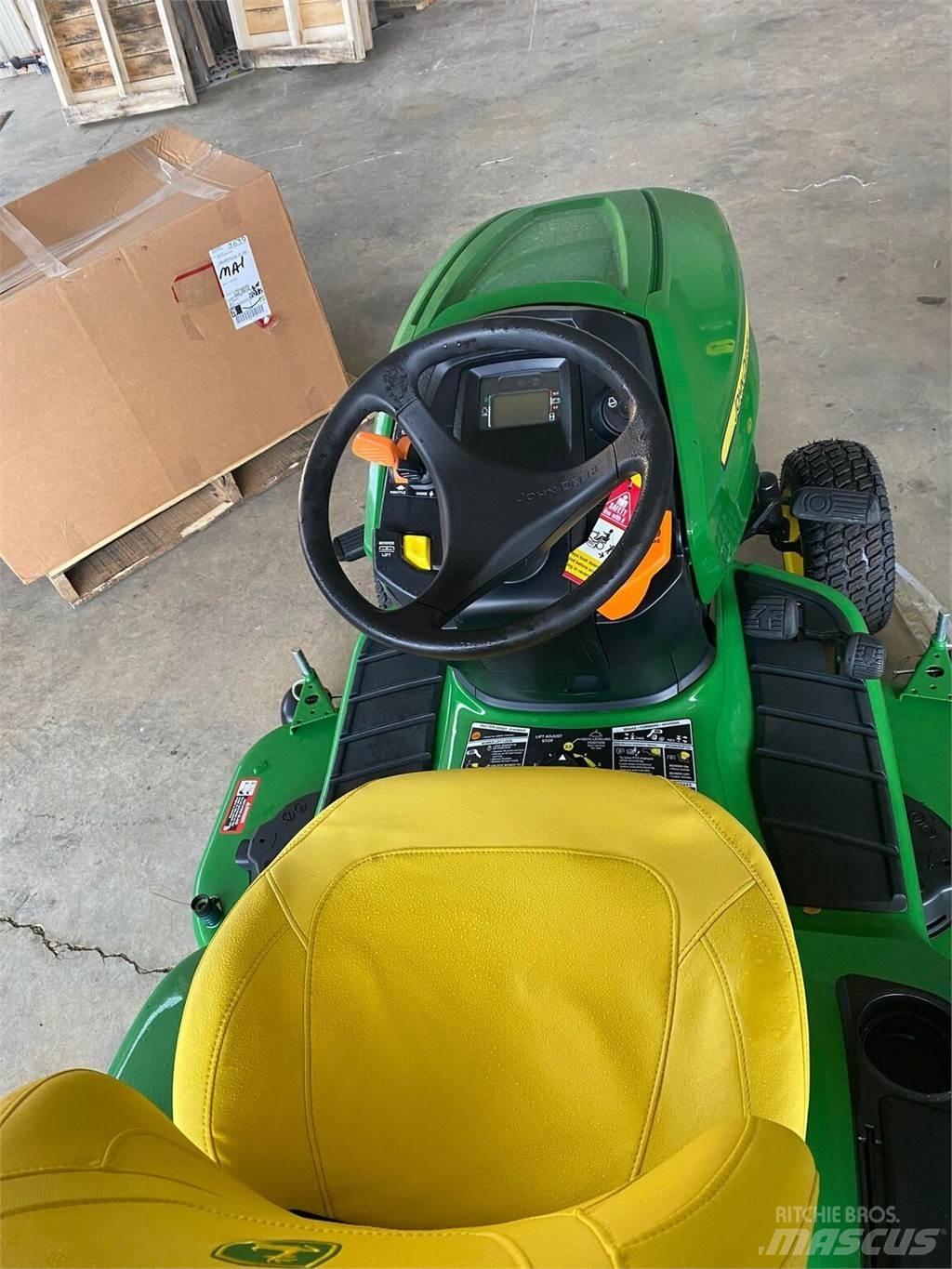 John Deere X380 Manjši traktorji