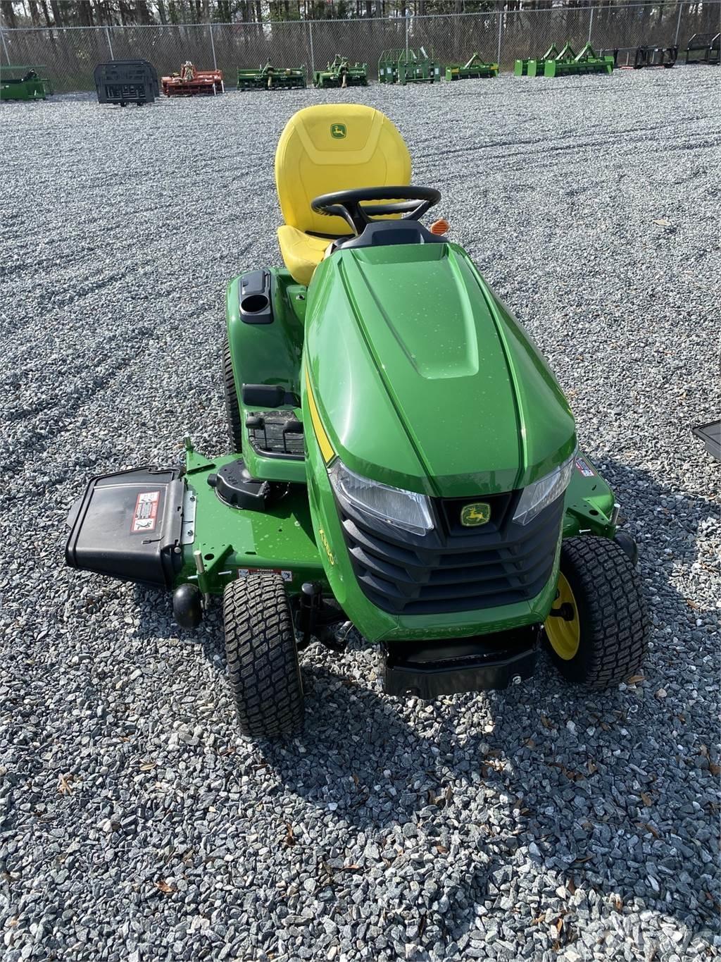 John Deere X380 Manjši traktorji