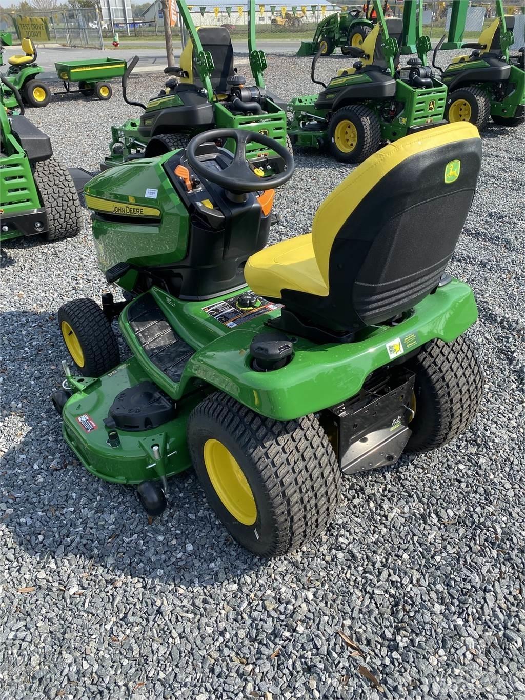 John Deere X380 Manjši traktorji