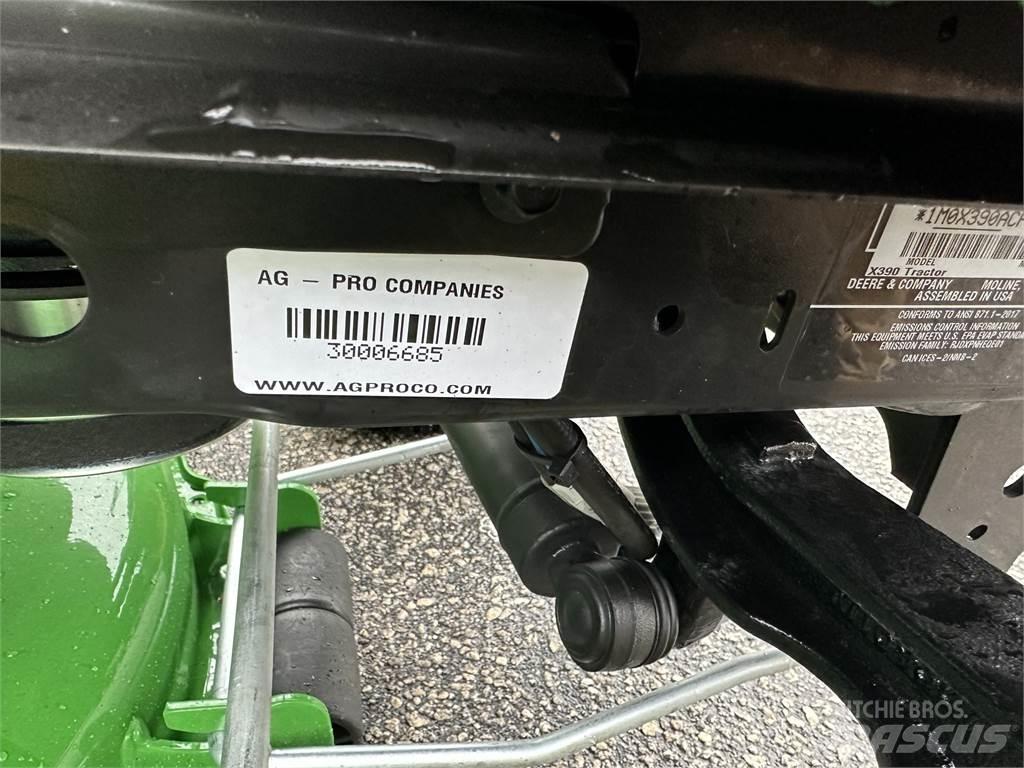 John Deere X390 Manjši traktorji