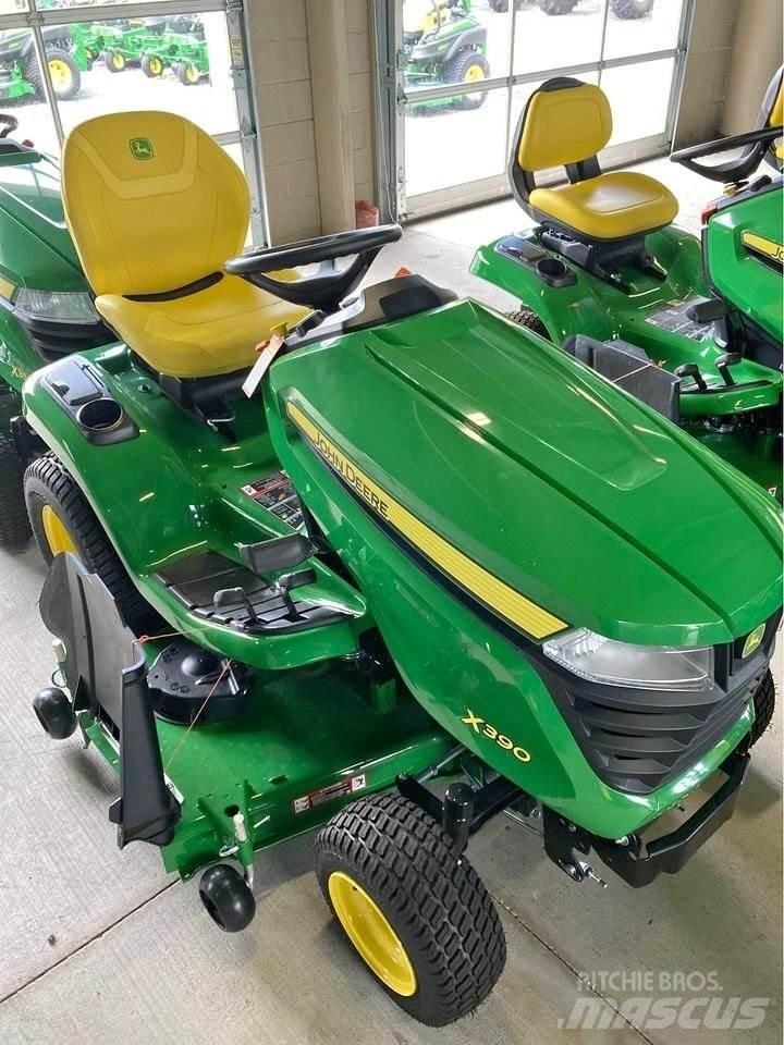 John Deere X390 Manjši traktorji
