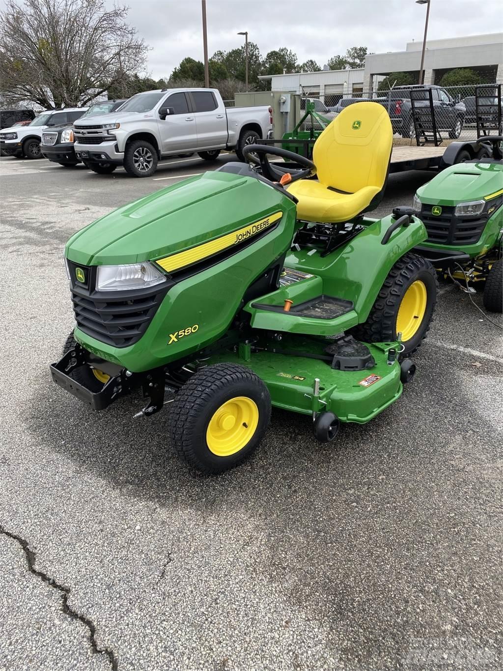 John Deere X580 Manjši traktorji