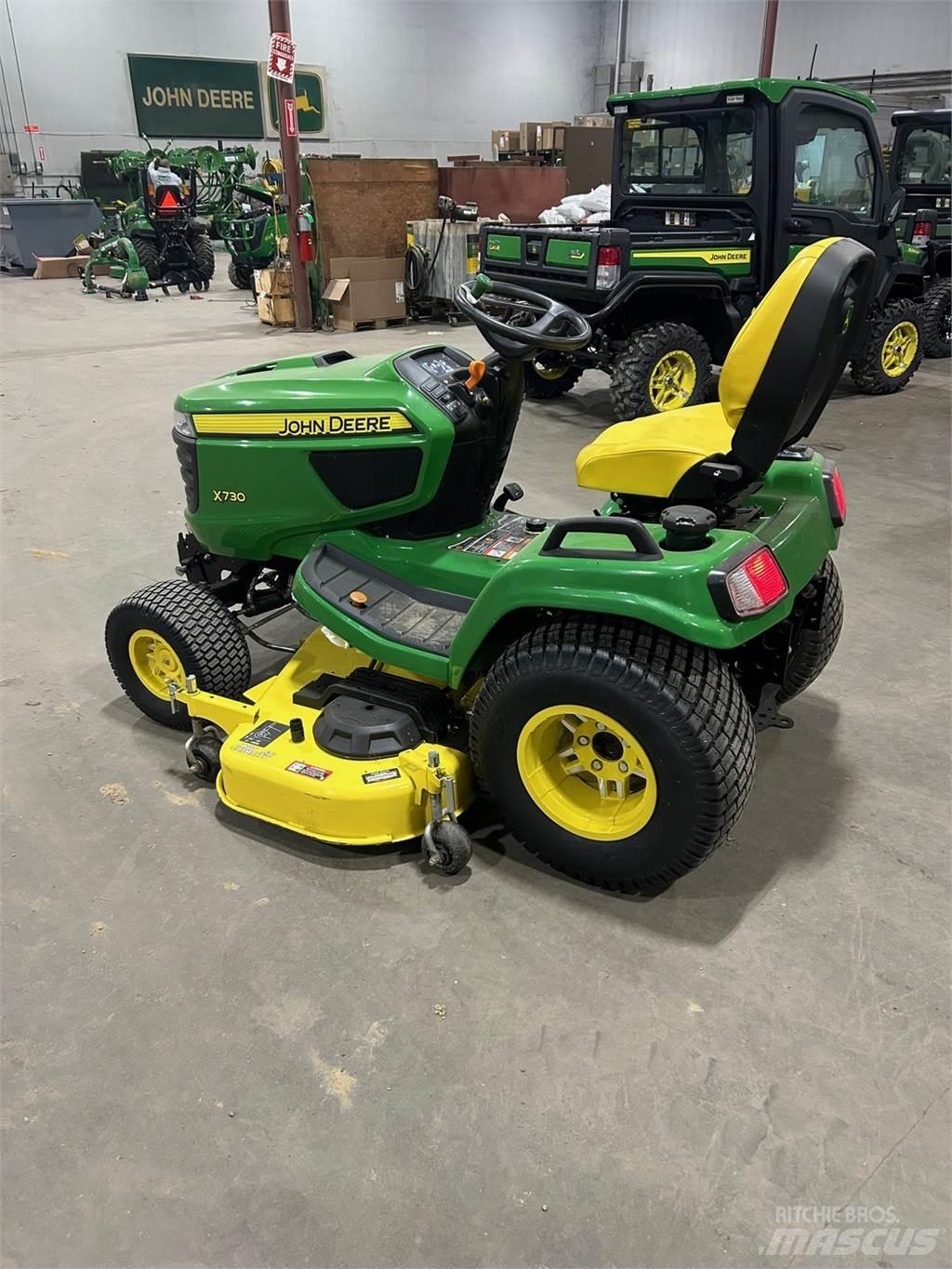 John Deere X730 Manjši traktorji