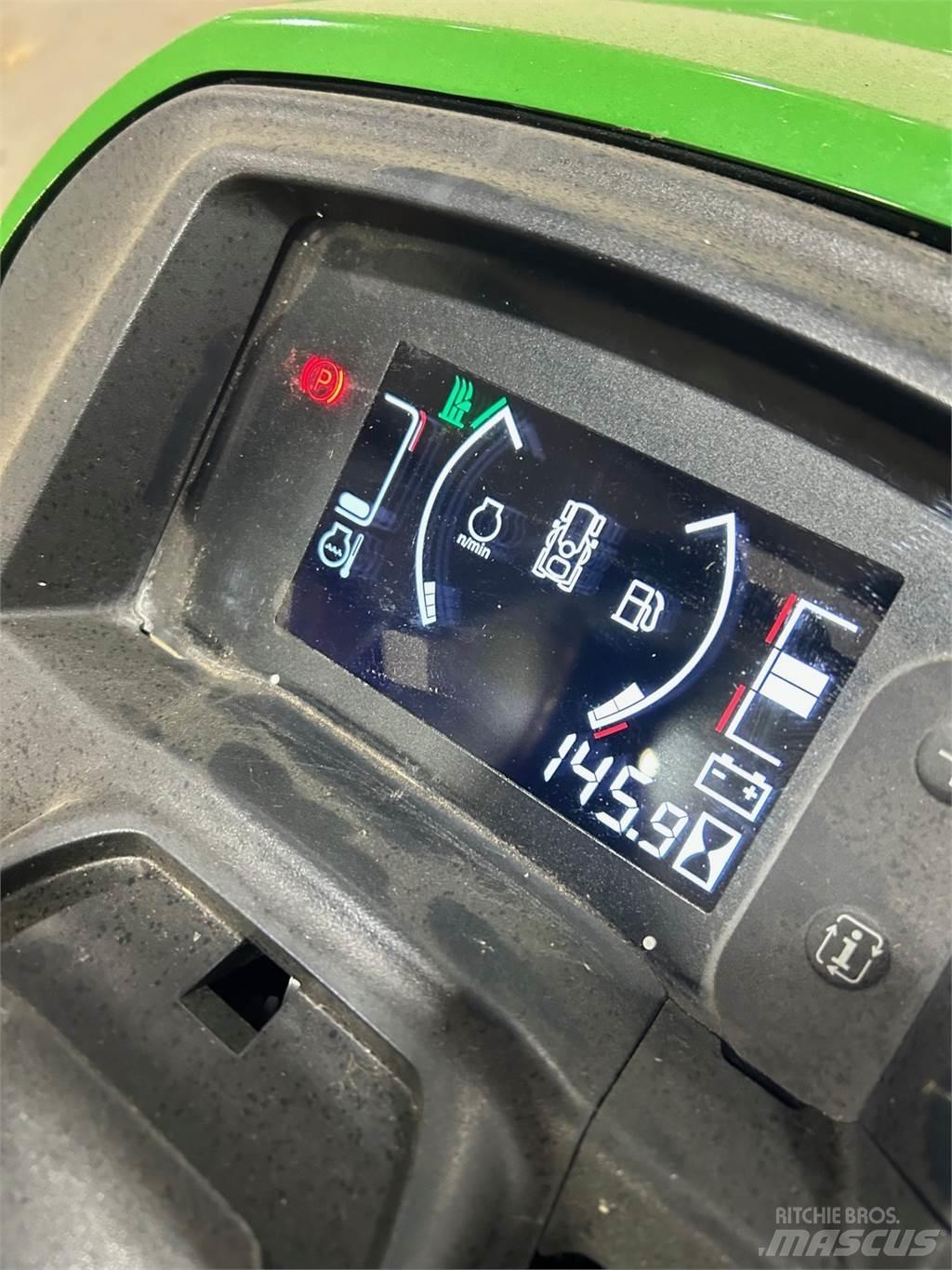 John Deere X730 Manjši traktorji