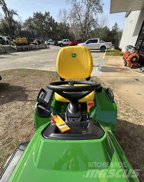 John Deere X739 Manjši traktorji