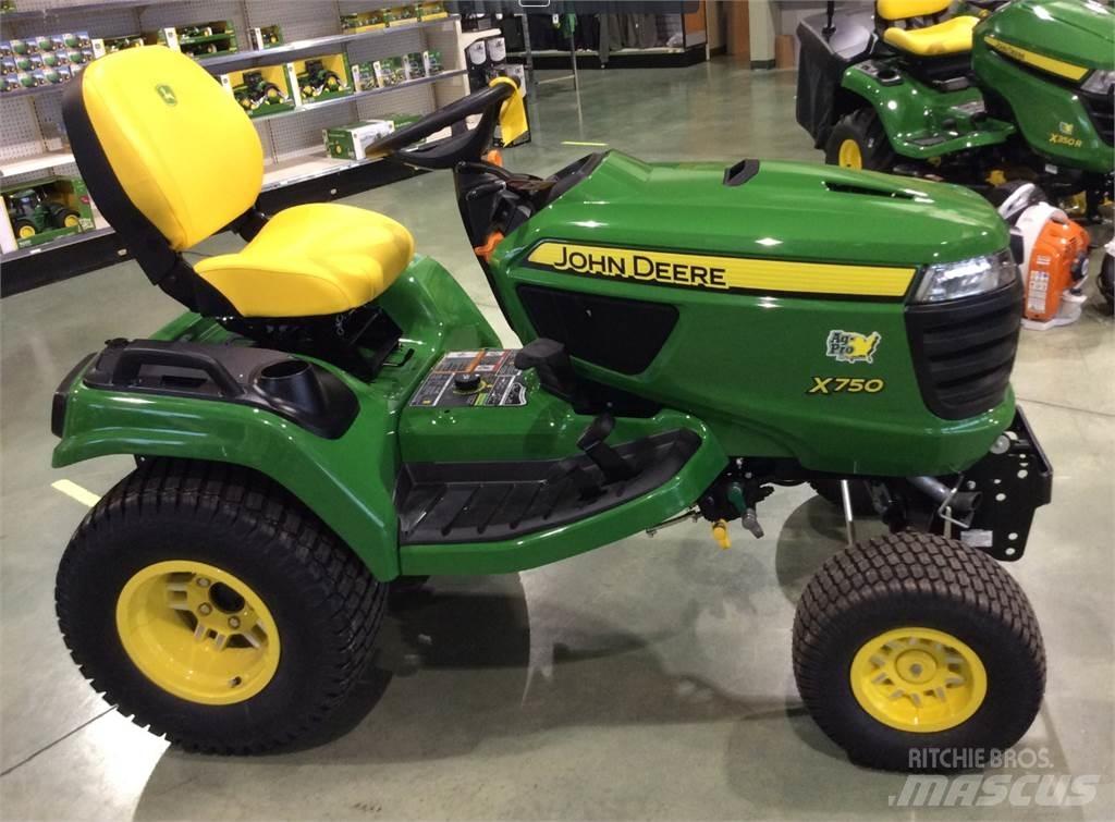 John Deere X750 Manjši traktorji
