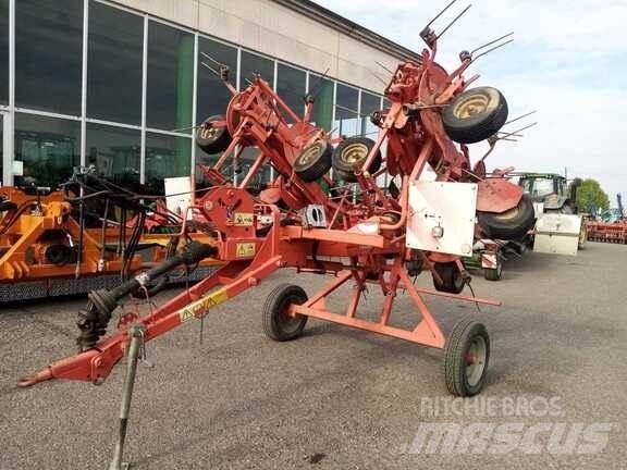 Kuhn GF 7702 Obračalniki in zgrabljalniki