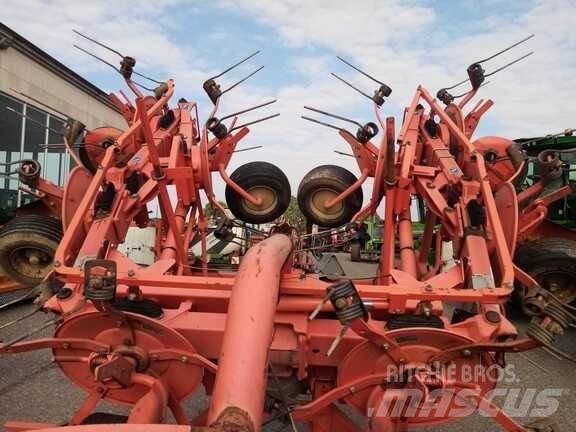 Kuhn GF 7702 Obračalniki in zgrabljalniki