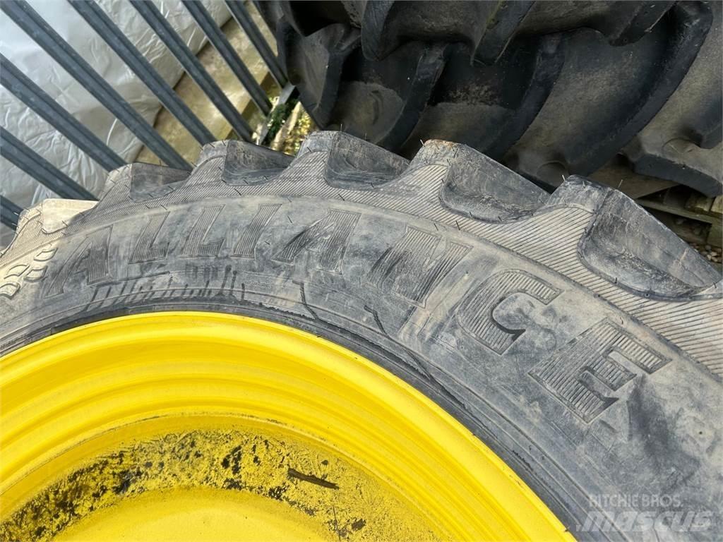  Row Crop Tyres Gume, kolesa in platišča