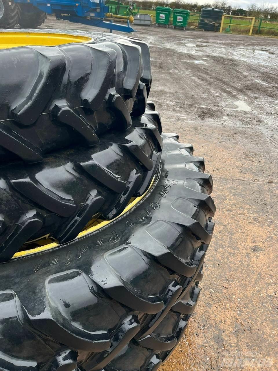  Row Crop Wheels Gume, kolesa in platišča