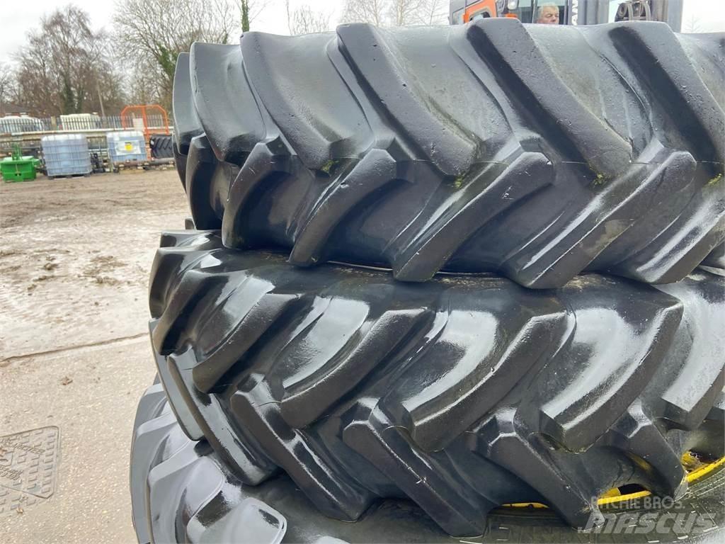  Row Crop Wheels Gume, kolesa in platišča