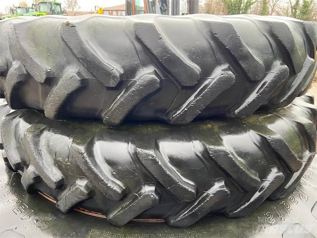  Row Crop Wheels Gume, kolesa in platišča