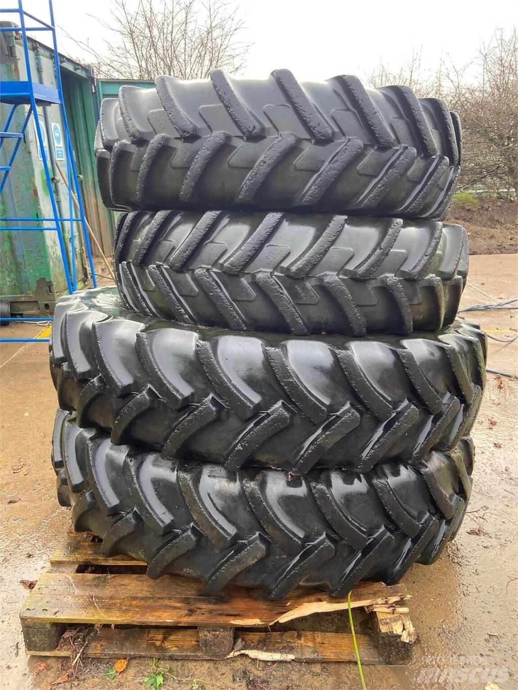  Row Crop Wheels Gume, kolesa in platišča