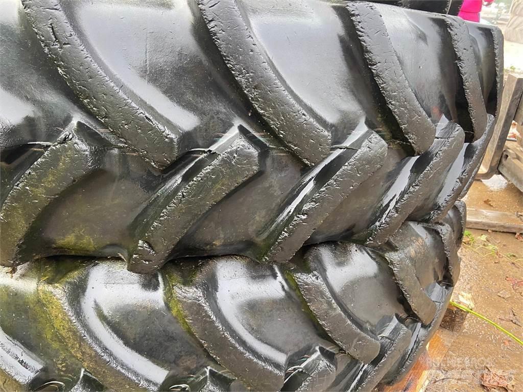  Row Crop Wheels Gume, kolesa in platišča