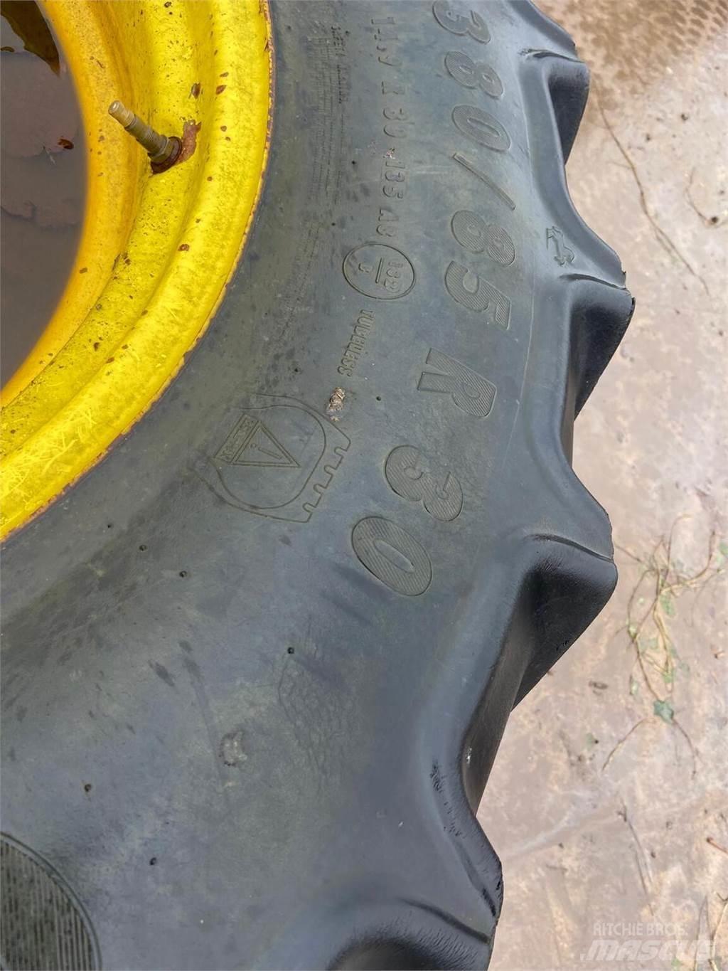  Row Crop Wheels Gume, kolesa in platišča