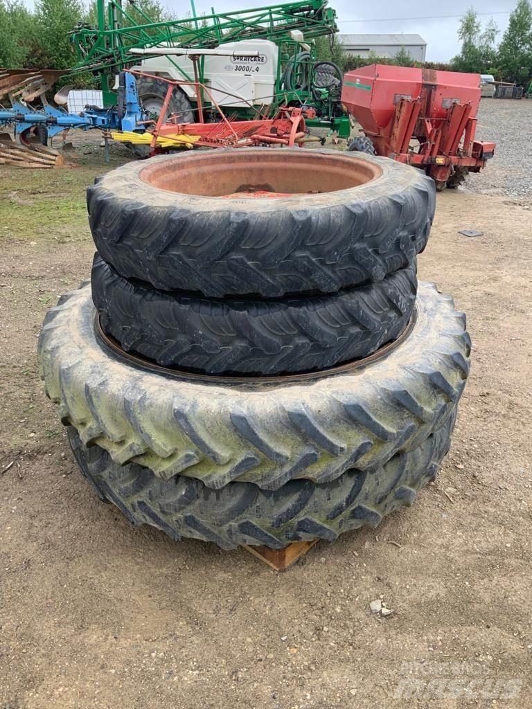  Row Crop Wheels Gume, kolesa in platišča
