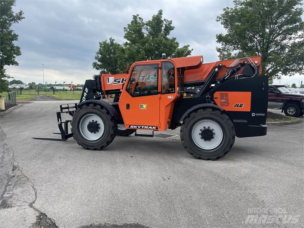 SkyTrak 8042 Teleskopski viličarji